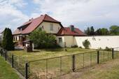 DHH mit Anbau/Nebengebäude - 