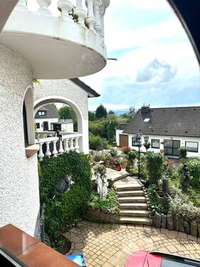 Blick auf Garten und Loggia - 