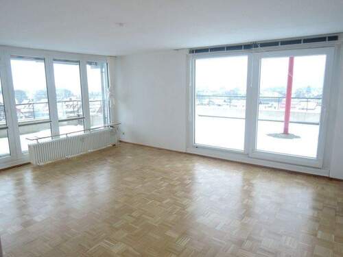 Sehr helles Wohn-//Esszimmer - 