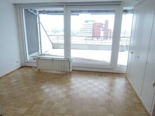 Schlafzimmer mit Ausgang Balkon - 