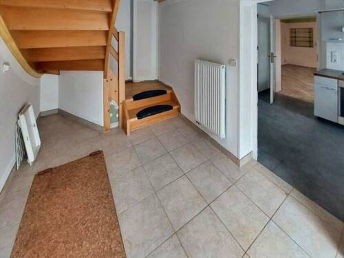 Vorderhaus Treppenaufgang - 1 Zimmer Mehrfamilienhaus, Wohnhaus zum Kaufen in Frankfurt