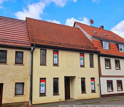 Blick auf die Liegenschaft - Gelegenheit Nr. 38: Kirche Stadthaus Saalbau in moderner Holztafelbauweise