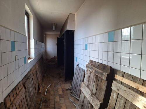 Flur links - Halle in Schwielochsee zum Kaufen