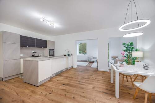 Küche - Hochwertig sanierte Erdgeschosswohnung in zentraler Lage von Groß Borstel