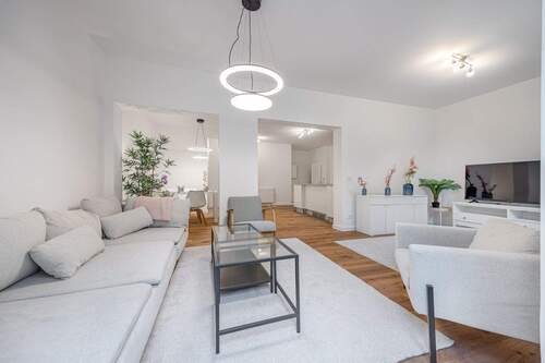 Wohn-/Essbereich - 3 Zimmer Etagenwohnung zum Kaufen in Hamburg