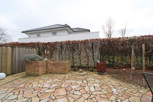 V1435 Terrasse/Garten mit Hochbeet - 