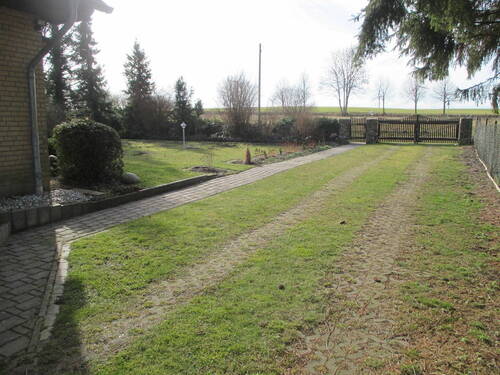 Blick zur Einfahrt - 