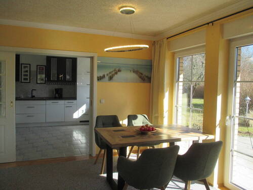 Essplatz mit Zugang zur Küche - 