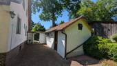Innenhof zwischen Haus und Garage - 