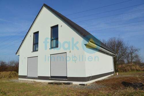 Rückseite - Einfamilienhaus mit 129,20 m&sup2; in Elstertrebnitz zum Kaufen