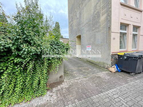 Zufahrt neben dem Grundstück 2 - 