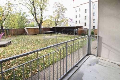 Balkon - Bezugsfreie 3 Zimmer im Erdg. mit Balkon zum Innenhof - Denkmalsgeschützt