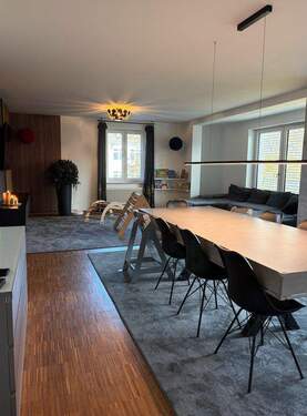 Blick ins Wohnzimmer - 