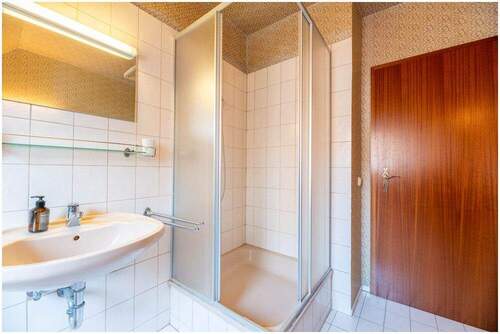 Dusche Badezimmer Dachgeschoss - 