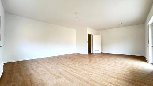 Wohn-/ Essbereich III - Etagenwohnung mit 91,90 m&sup2; in Frankfurt am Main zum Kaufen