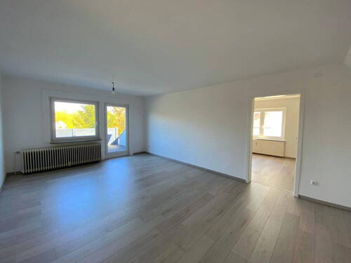 Woznzimmer mit Balkon - 
