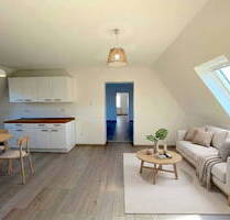 Erstbezug nach Sanierung: 3,5-Zi. DG-Wohnung mit Balkon und Privat-Garten in Stade-Haddorf