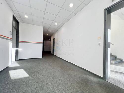 FLUR ERDGESCHOSS - 