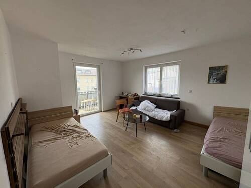 Schlafzimmer beispielhaft - Mehrfamilienhaus, Wohnhaus mit 391,00 m² in Wiesau zum Kaufen