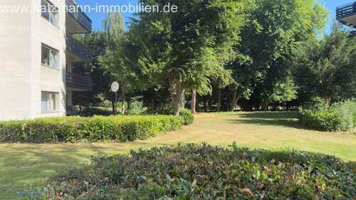 Gepflegte Aussenanlagen - 