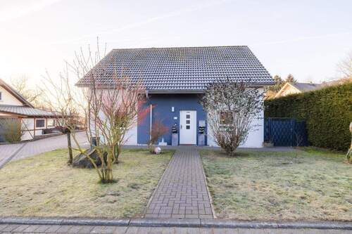 Einfamilienhaus von vorne - Einfamilienhaus mit 129,00 m&sup2; in Willroth zum Kaufen