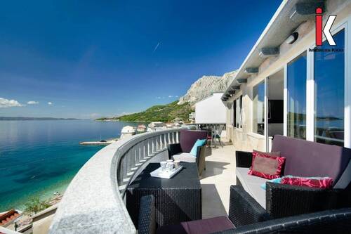 Bild 1 - Einzigartiges Haus mit Meerblick! Steinhaus mit 7 Apartments in Drasnice-Makarska