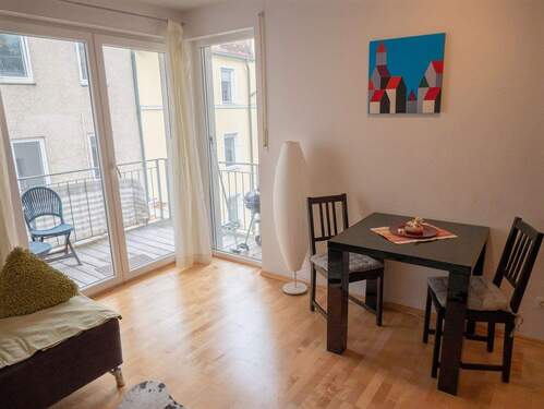 Wohnzimmer - Etagenwohnung mit 43,00 m&sup2; in München zur Miete