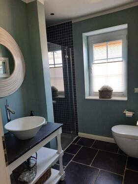 Gäste-Bad im Erdgeschoss - 