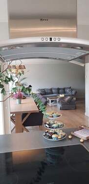 Kochinsel Wohnzimmerblick - 