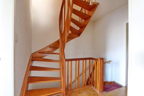Treppen zum Dachgeschoss - 