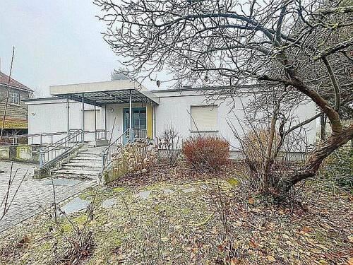 Außenansicht straßenseitig - 7 Zimmer Mehrfamilienhaus, Wohnhaus in Friesack