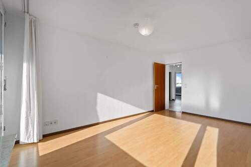 Schlafzimmer 1 (2) - 3 Zimmer Etagenwohnung in Oberstaufen