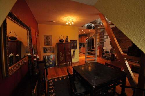 Wohnbereich und Aufgang - Etagenwohnung mit 77,00 m&sup2; in Wiesbaden zum Kaufen