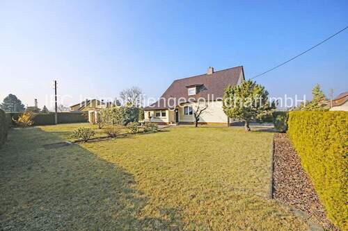 Hausansicht / Grundstücksseite - 
