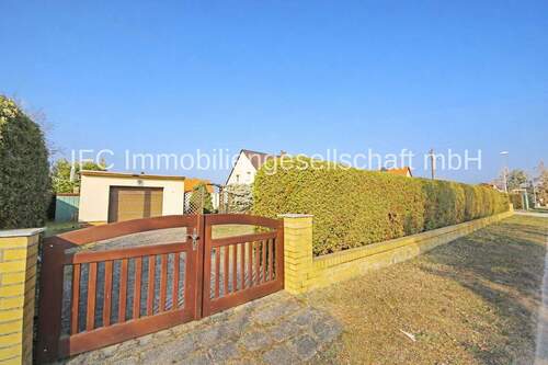 Blick auf die Zufahrt - 