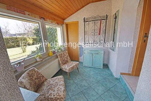 Hauseingang / Diele im EG - 5 Zimmer Doppelhaushälfte zum Kaufen in Muldestausee