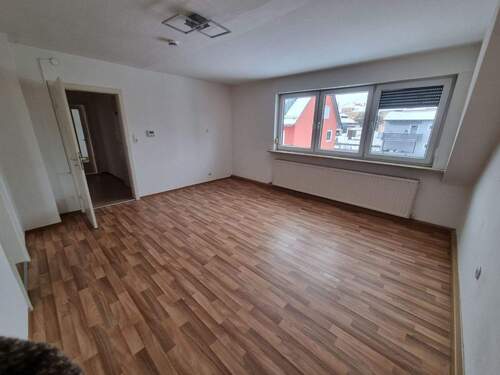 Bild 2 - 3 Zimmer Etagenwohnung zur Miete in Amberg