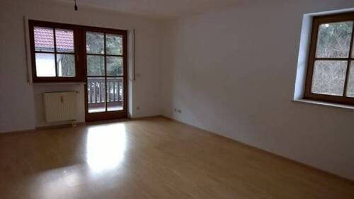 Wohnzimmer - 3 Zimmer Etagenwohnung zur Miete in Pfarrkirchen
