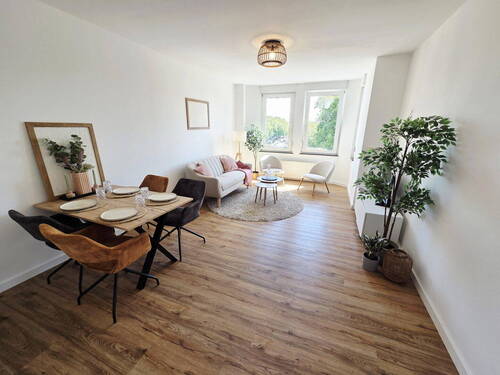 Wohn- und Esszimmer - 