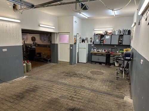 Garage - 