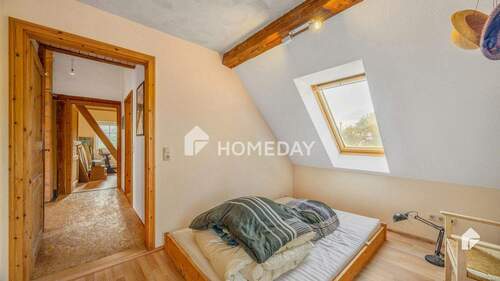 1. OG Schlafzimmer 1 2 - 