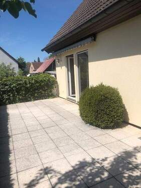 Terrasse - Wunderschöne 3,5 Zimmer Wohnung - große Südterrasse - Blick ins Grüne - 91452 Wilhermsdorf OT Kirchfarrnbach