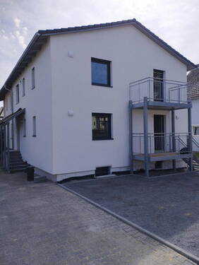 Bild 2 - 6 Zimmer Doppelhaushälfte zum Kaufen in Fußenberg/Wenzenbach