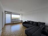 Wohnzimmer II - 2 Zimmer Etagenwohnung zum Kaufen in Köln