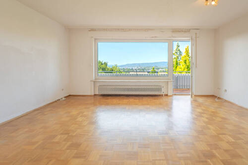 Wohnzimmer OG mit Balkon und Fernblick - 