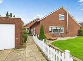 Aussenansicht - Gemütliches Zweifamilienhaus mit Garage und Garten in ruhiger Lage - Ihr Traum vom Wohnen im Grünen!