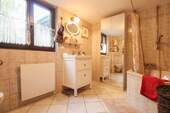Badezimmer - Einfamilienhaus mit 96,00 m² in Weilrod zum Kaufen