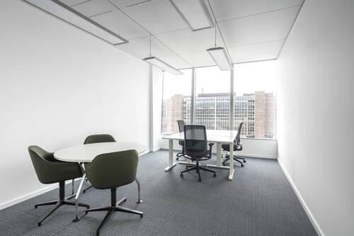 Regus_TheSquaireBusinessCenter_2796_Frankfurt_Germ - Privater Büroraum ganz auf Ihre individuellen Unternehmensbedürfnisse angepasst in Regus The Squaire Business Center