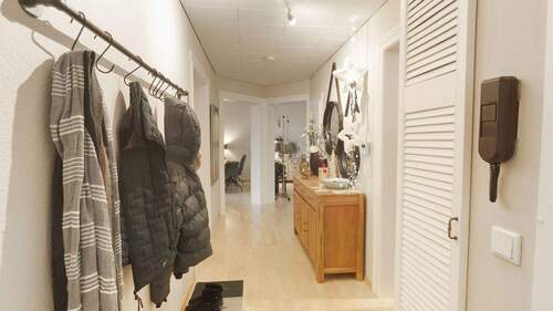Flur - 4 Zimmer Etagenwohnung zum Kaufen in Braunschweig
