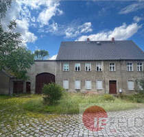 Sanierungswürdiger Dreiseithof mit angrenzender Weidefläche und fünf Ferienbungalows - Niedergörsdorf / Wergzahna
